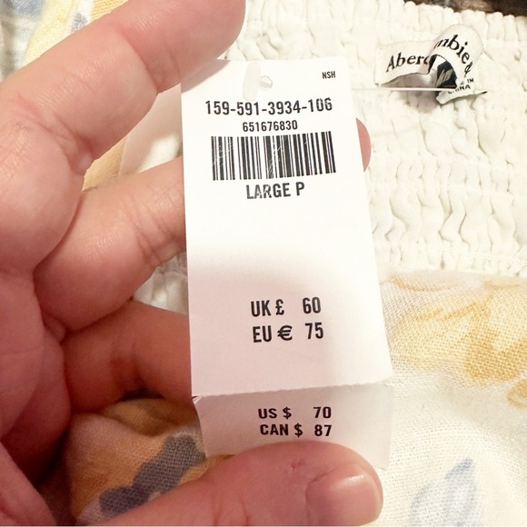 NWT Abercrombie Floral Romper Plunge Neck Scrunchie-Style Crossover Straps LP - Picture 8 of 12